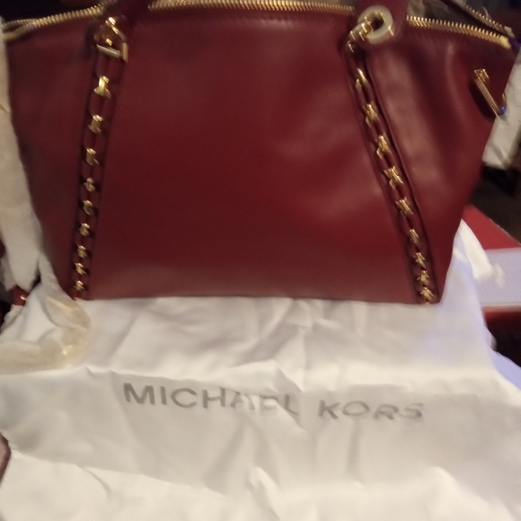 NWT MICHAEL KORS MAROON SATCHEL/CROSSBODY - Picture 2 of 6